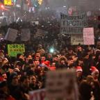 Ένα σχόλιο για τις πορείες στη Σερβία γύρω από το σιδηροδρομικό δυστύχημα στο Νόβι Σαντ σε συνάρτηση με τα Τέμπη